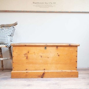Victorian Pine Blanket Box Trunk