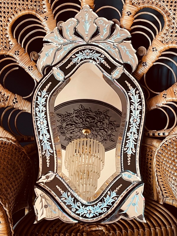 Large Vintage Venetian Mirror-20th-century-filth-acaed276-b547-41a1-b5db-b856a135b989-main-638118933977873108.jpeg