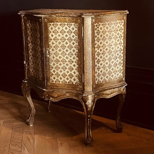 Early Florentine Cabinet