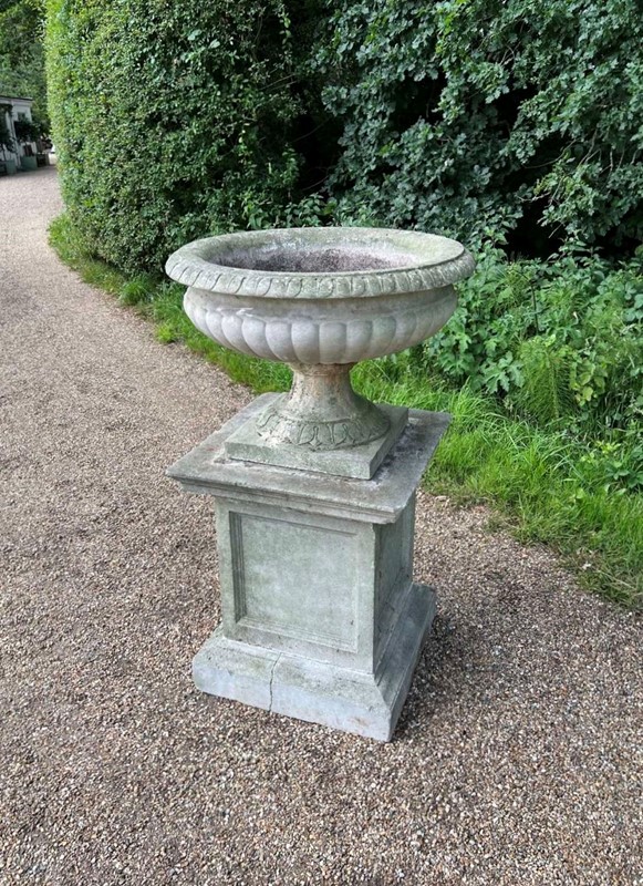 Large Fontainebleau Urn and Pedetsal-449abb33-81c6-4ed8-be28-22b38809293c.jpg