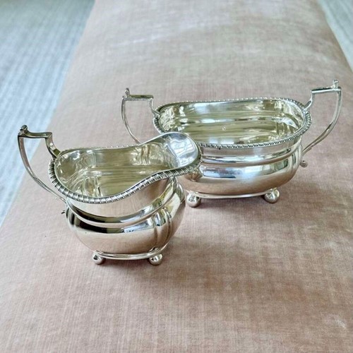 Georgian style silver plated sugar pot & creamer jug