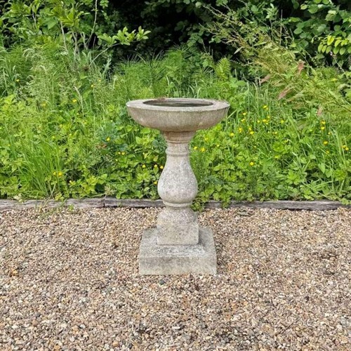 Small Classic Bird Bath