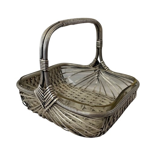 Silverplate Woven Bread Basket With Glass Insert