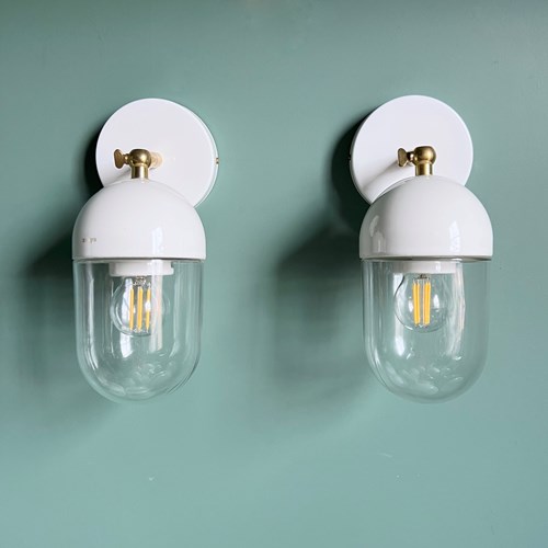 Contemporary Wall Light