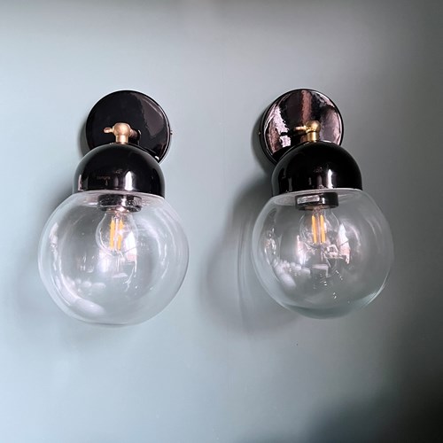 Contemporary Wall Light