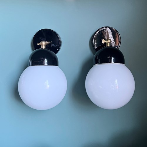 Contemporary Wall Light