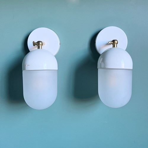 Contemporary Wall Light