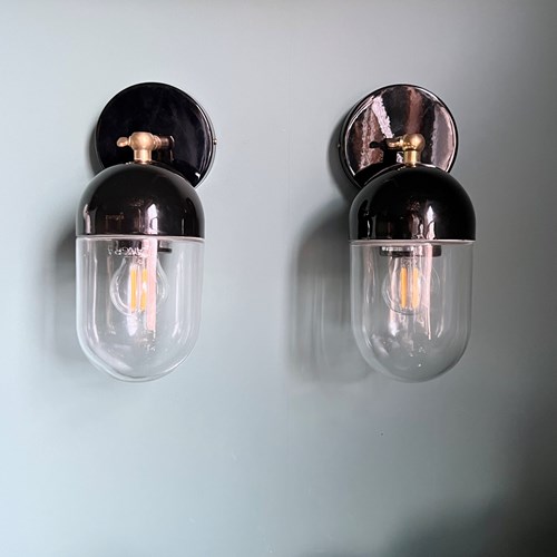 Contemporary Wall Light