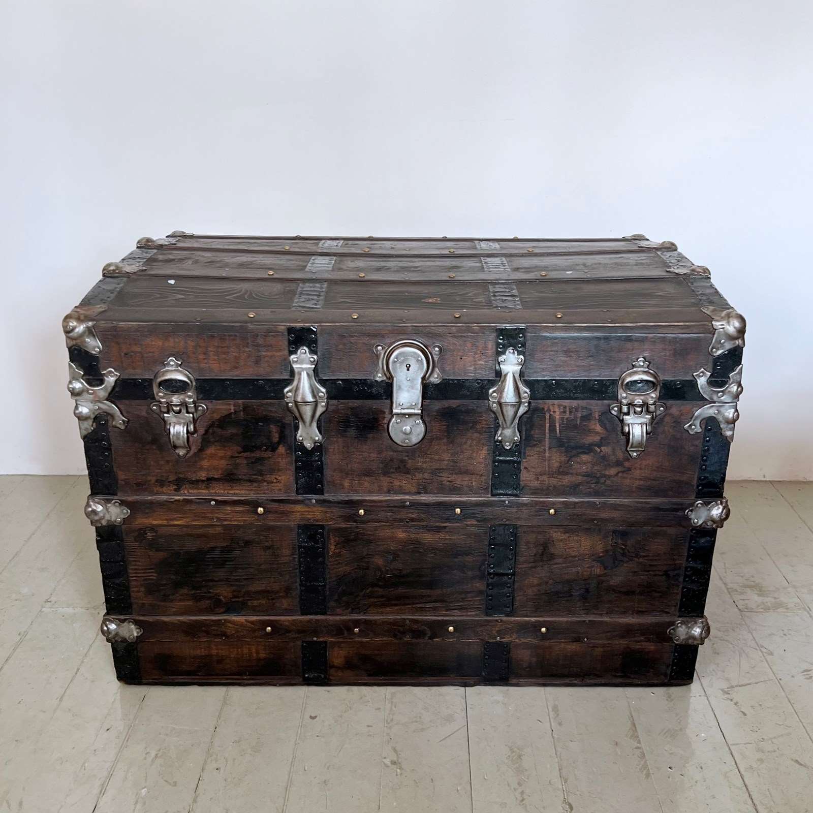 Early 1900S Trunk, Eagle Lock Co, USA - The Hoarde Vintage