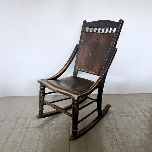 Wooden Rocking Chair 