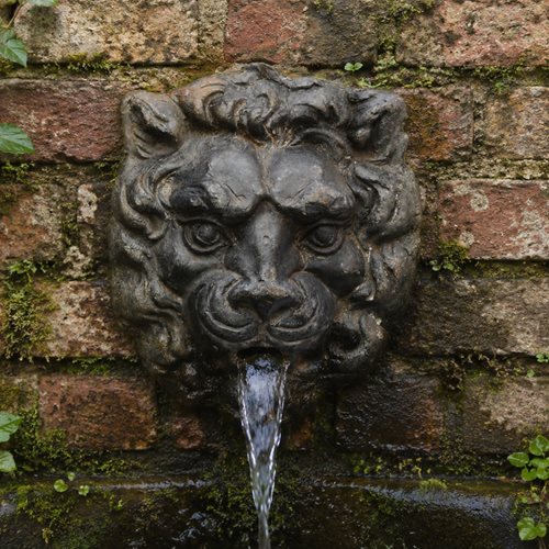 Water Fountain Spout Lead Lion Head Feature Mask Antique Garden Wall Water Spout