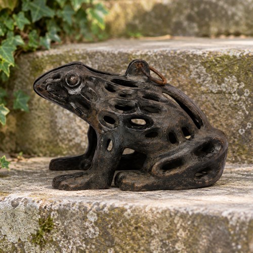 Frog Garden Lantern Vintage Cast Iron Garden Light Lamp Candle Toad Pond Water