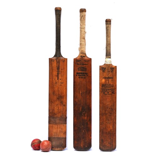 Antique Cricket Bats Old Sporting Goods Bat Field Pitch Wooden Racket White Ball
