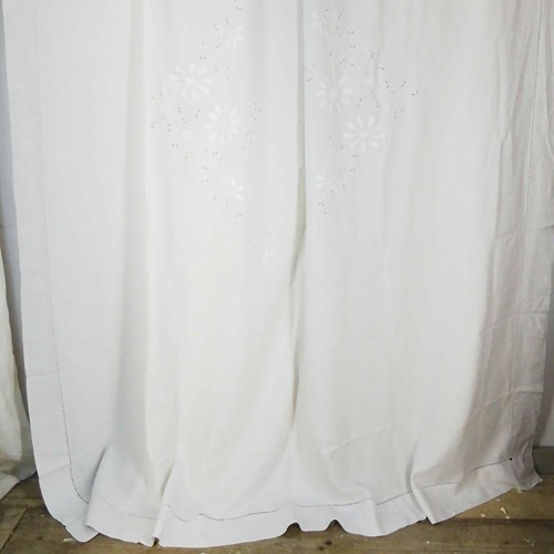 White Linen Bedspread, Daisy Embroidery