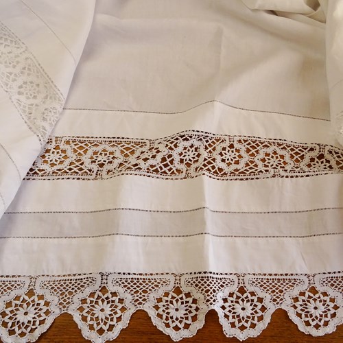 Fine White Linen Sheet With Lace Decoration
