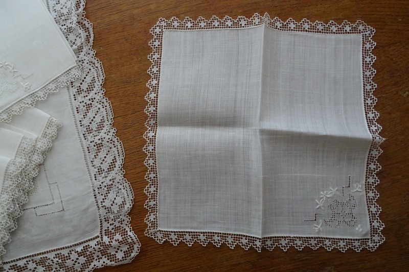Fine Linen Tablecloth And Six Napkins-amanda-leader-39uk21-lawn-cloth-6-napkins-0010-main-637534831475501068.jpg