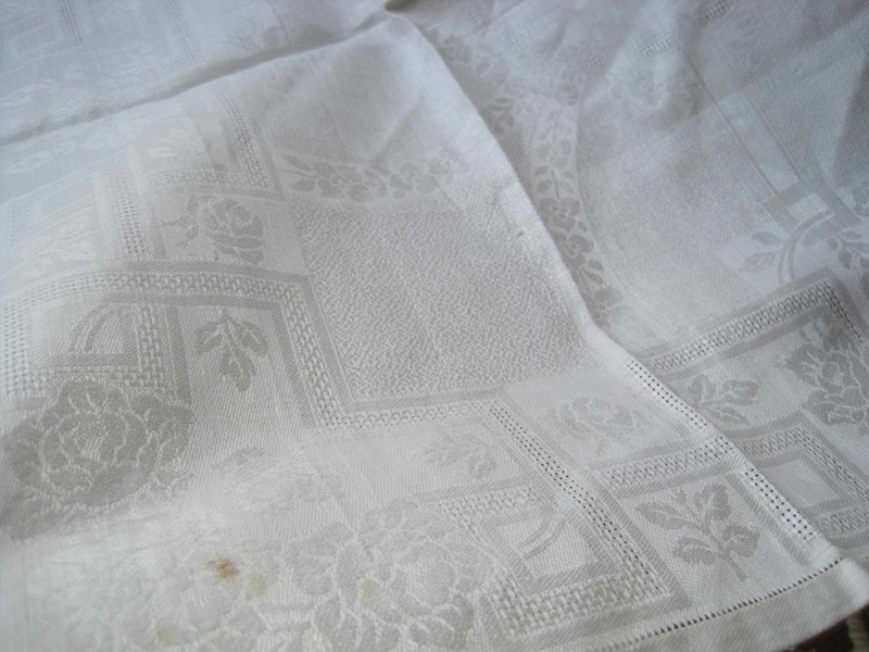 4 unused French linen damask napkins to be hemmed-amanda-leader-560nm19a-unused-length-damask-napkin-fabric-0003-main-637282559071118326.jpg