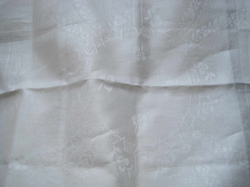 4 unused French linen damask napkins to be hemmed-amanda-leader-560nm19a-unused-length-damask-napkin-fabric-0008-main-637282559169867904.jpg