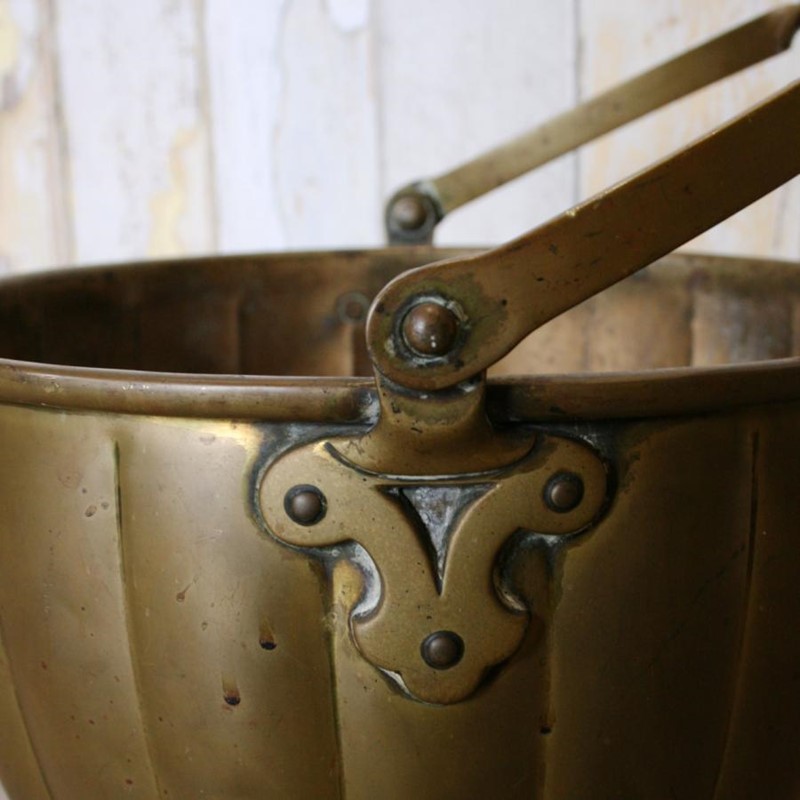 Antique solid brass bucket-antique-fireplaces-london-the-architectural-forum-antique-decorative-brass-bucket-90378-2-main-636058335865609451-large-main-637248106806166876.jpg
