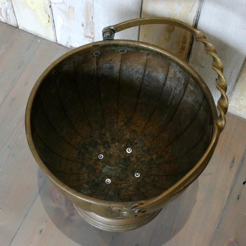 Antique solid brass bucket-antique-fireplaces-london-the-architectural-forum-large-brass-bucket-90378-3-main-636058336039714379-large-main-637248106802728613.jpg