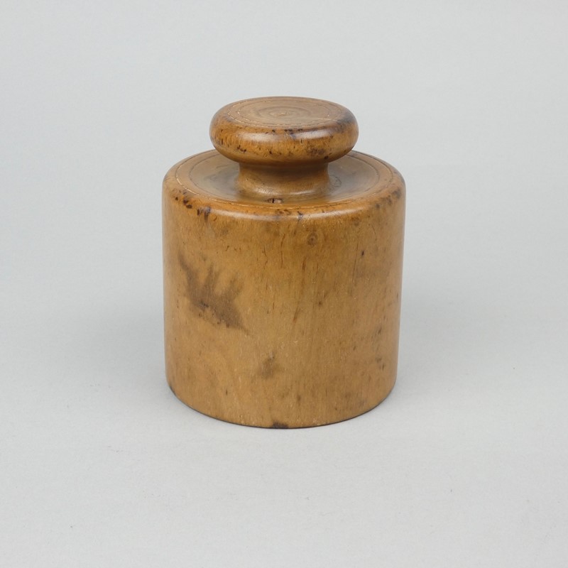 Beechwood hand raised pie mould-appleby-antiques-g19800a-pie-mould-main-637305161142577360.jpg