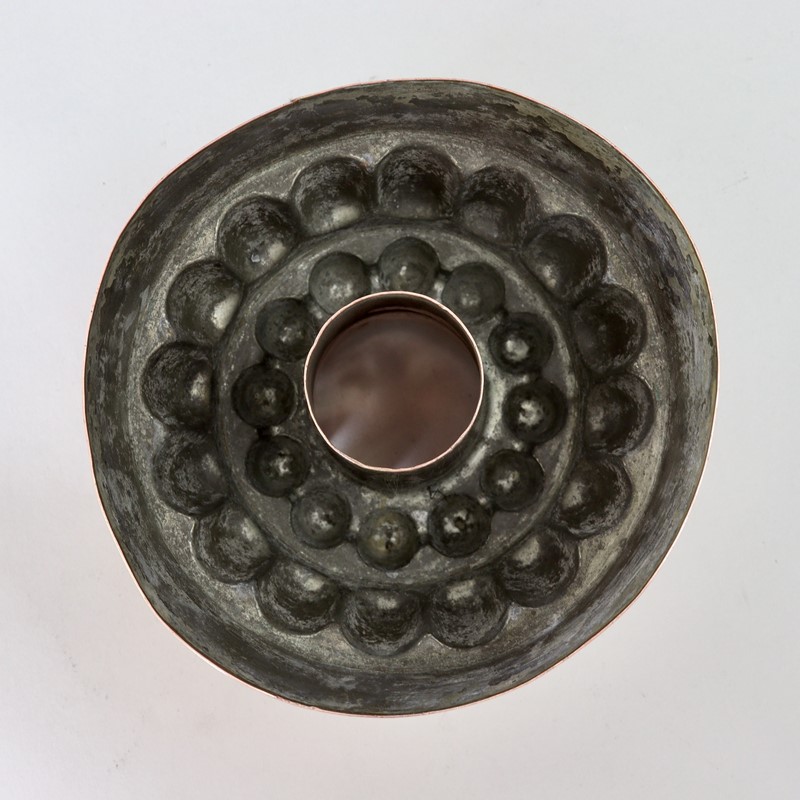 Heavy Copper Pudding Mould-appleby-antiques-h20887d-12-dome-pipe-main-637956637382086290.jpeg