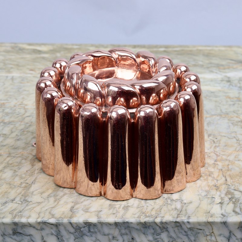 Copper Mould with Rope Twist Top-appleby-antiques-j21447a-copper-mould-pat-17-main-637890089266805890.jpeg