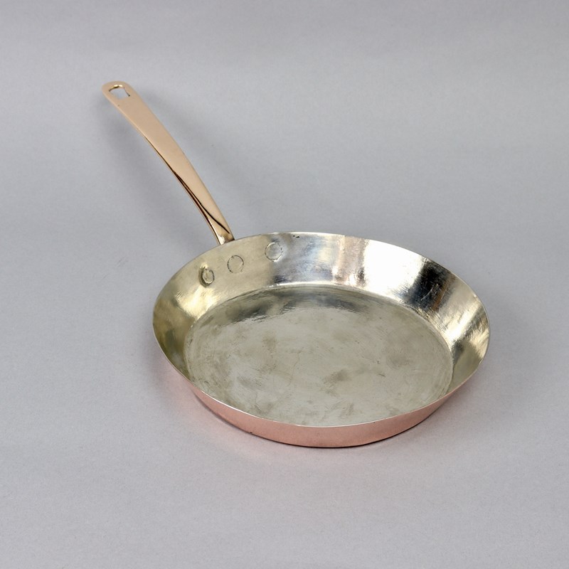 Brass Handled Copper Frying Pan-appleby-antiques-k23085b-225cm-frying-pan-brass-handle-main-638361787249842658.jpeg