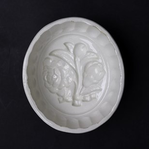 Wedgwood Pottery Jelly Mould With F...