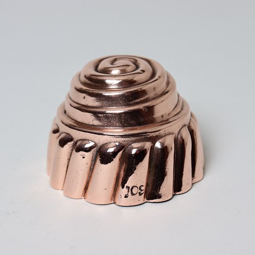 Small Copper Mould With Spiral Top