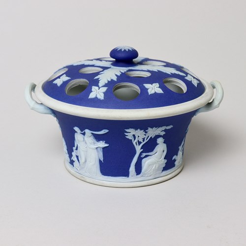 Wedgwood Blue Jasper Violeteer