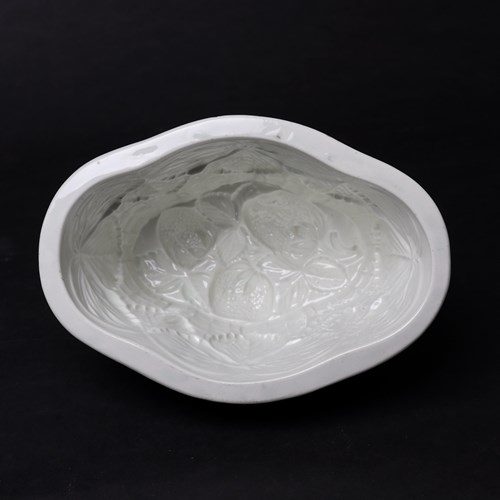 Copeland Pottery Jelly Mould With Strawberry Design