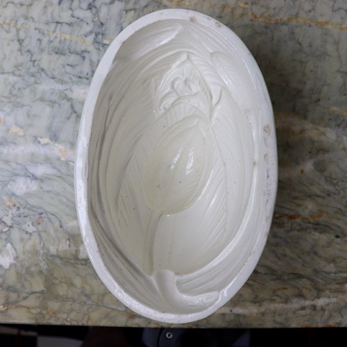 Wedgwood Pottery Jelly Mould With Tulip Design