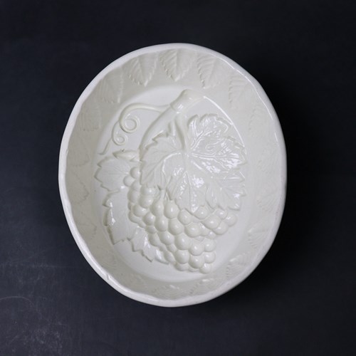 Wedgwood Pottery Jelly Mould With Grapes To Base