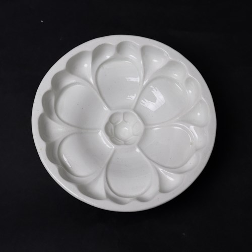 Shallow Pottery Jelly Mould In The Shape Of A Flower
