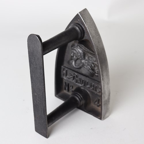 Cast Iron Flat Iron "Le Gaulois"