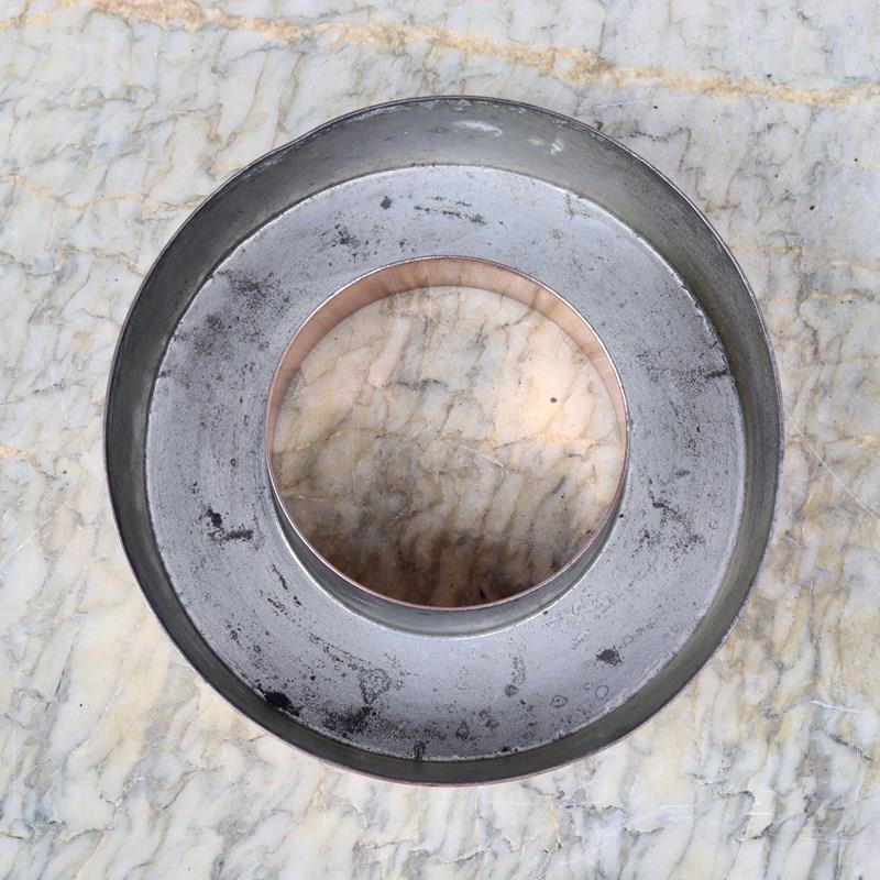 Plain Copper Ring Mould-appleby-antiques-z51009d-angular-saverin-mould-gfu-main-638361796273931862.jpeg
