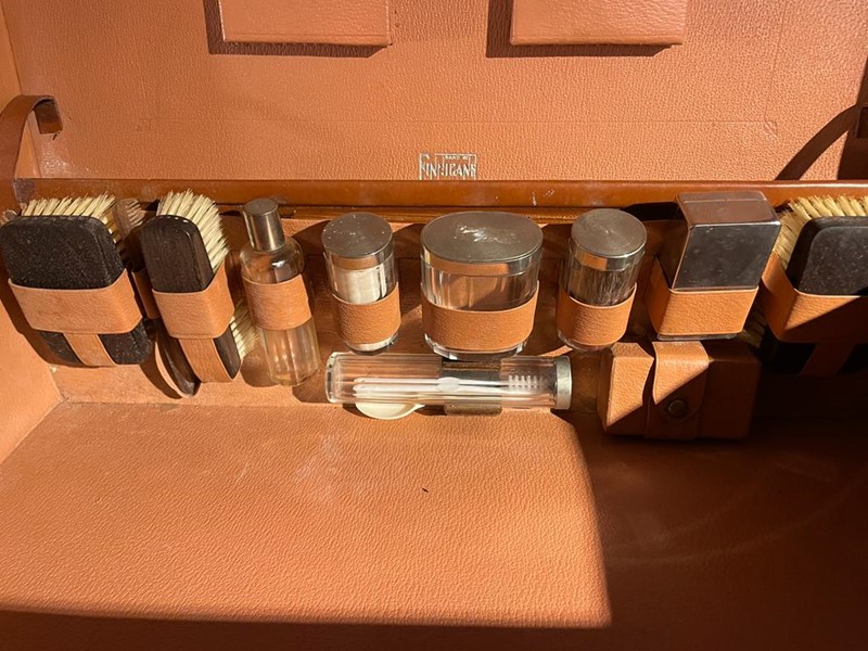 1940's Suitcase-arundel-eccentrics-img-20221227-wa0002-main-638079264623095350.jpg