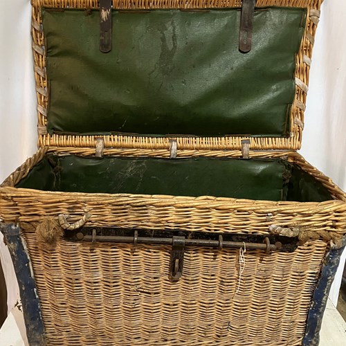 WW2 Wicker M.O.D Airborne Delivery Chest