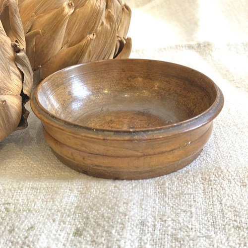 Small Victorian Turned Treen Bowl