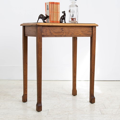 Charming Little Vintage Oak Side Table C1920s