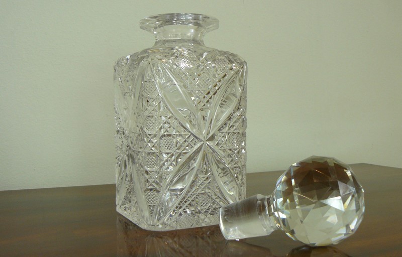  Set Of 3 Edwardian Cut Glass Spirit Decanters-billy-hunt-edwardian-cut-glass-decanters-0003-p1390028-main-637329112086957968.jpg