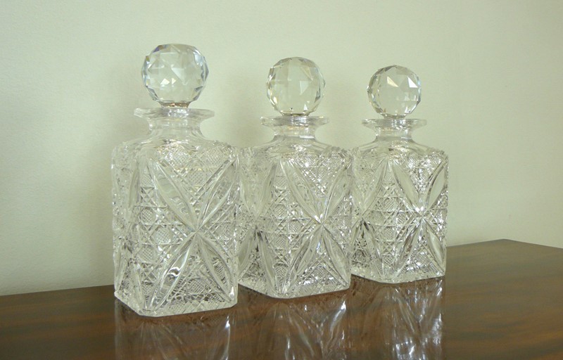  Set Of 3 Edwardian Cut Glass Spirit Decanters-billy-hunt-edwardian-cut-glass-decanters-0009-p1390022-main-637329112026330129.jpg