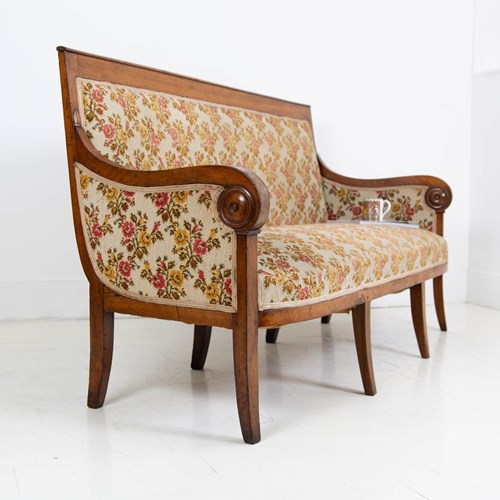 Attractive 19Th Century Period Walnut Settee