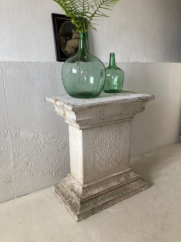 Early 20thC Weathered White Stone Pedestal / Table-blackthorn-living-dqab1894-2msp-main-637656576666031999.jpg