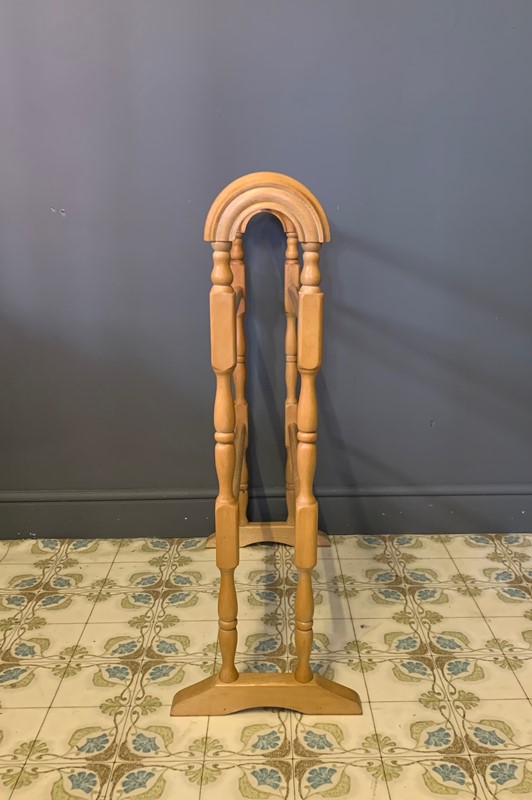 Vintage Pine Wooden Towel Rail - Classic Shape-bowden-knight--classic-shape-4-main-638015141574780105.jpg