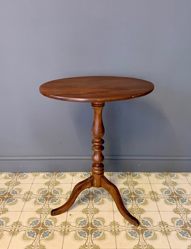 Antique Oval Tilt Top Tripod Side Table-bowden-knight-bk-antique-oval-tilt-top-table-4-main-638107825391575013.jpg