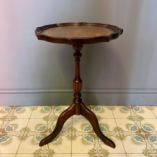 Wooden Wine Table With Brown Inlaid Detail - 11