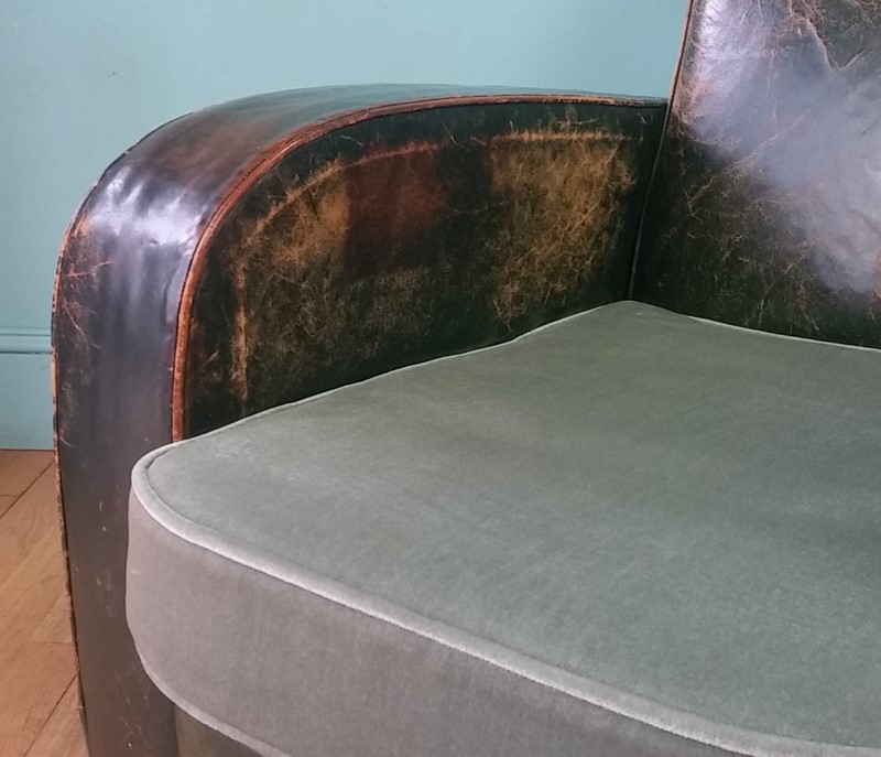 Antique Leather Club Chair-brocante-furnishings-greenclub10-main-637901154186963167.jpg