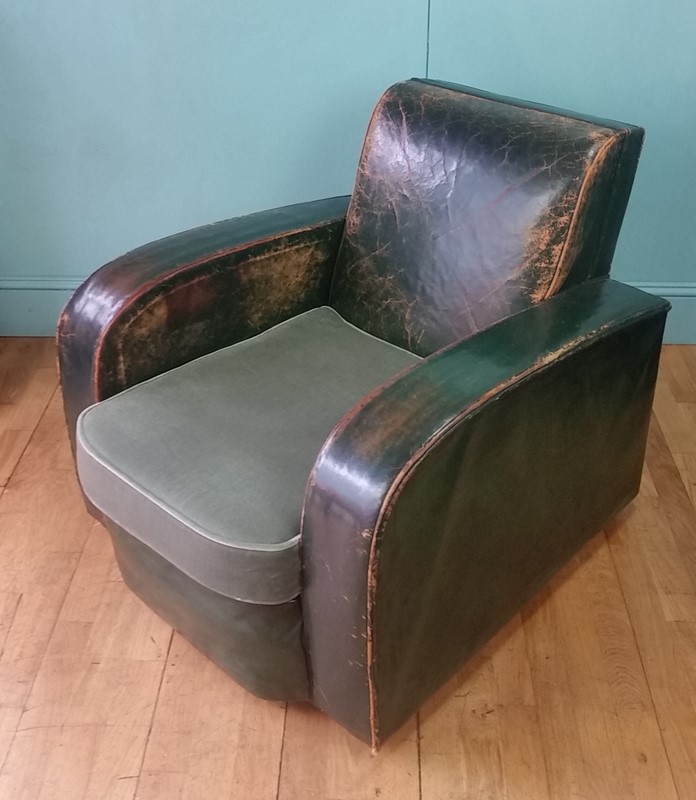 Antique leather club chair-brocante-furnishings-greenclub6-main-637901153692237261.jpg